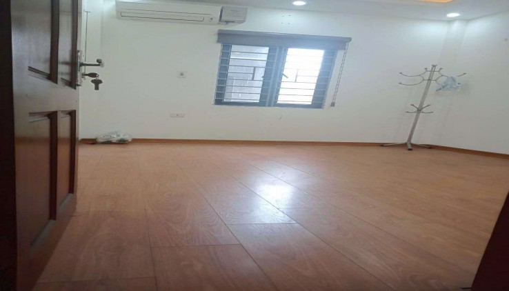 Cho thuê nhà ngõ 250 Phan Trọng Tuệ (gần nhà máy Sơn Đại Bàng) 36m2, 4 tầng, 4 ngủ, 10tr5
